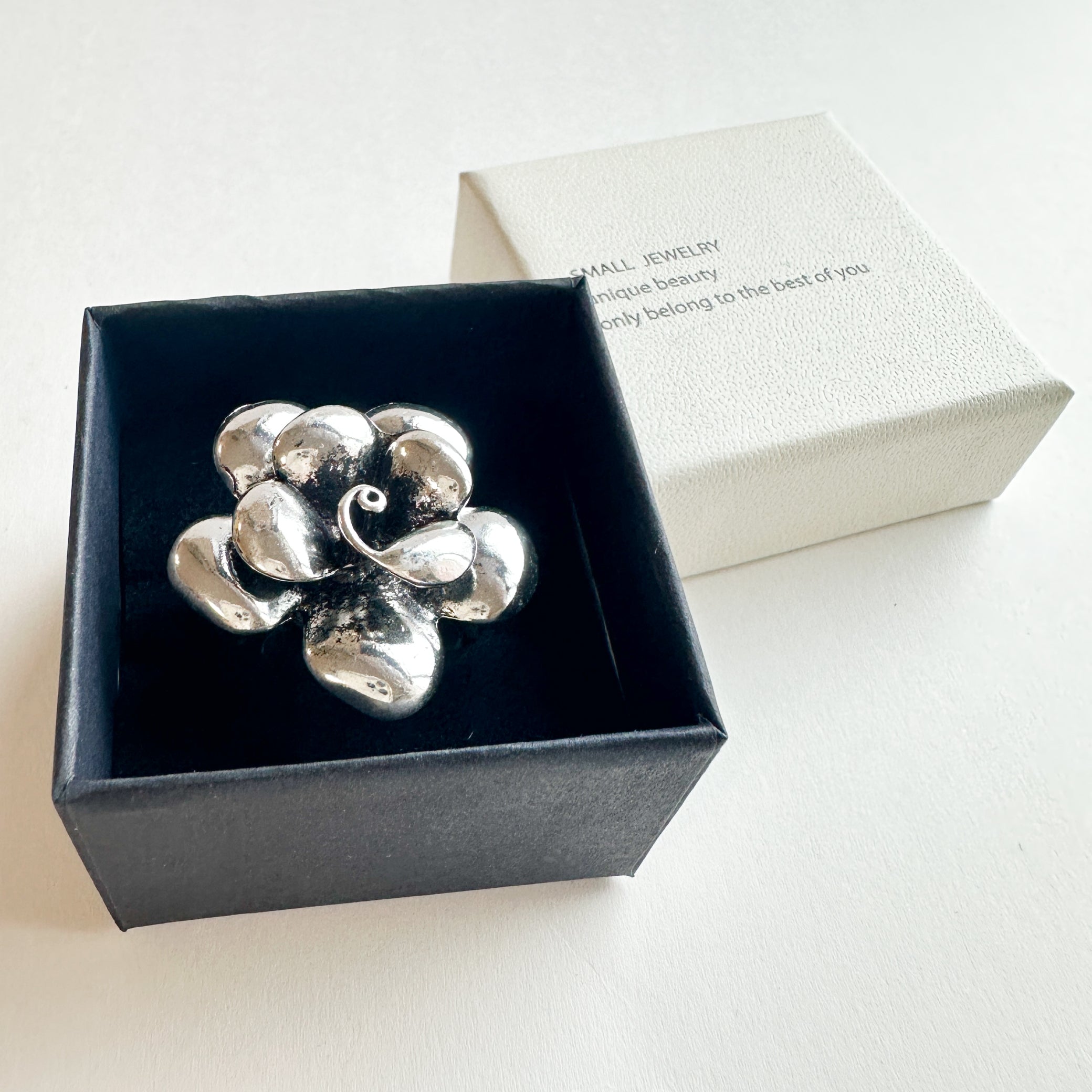 ファッションリング 016（シルバー・フラワー）