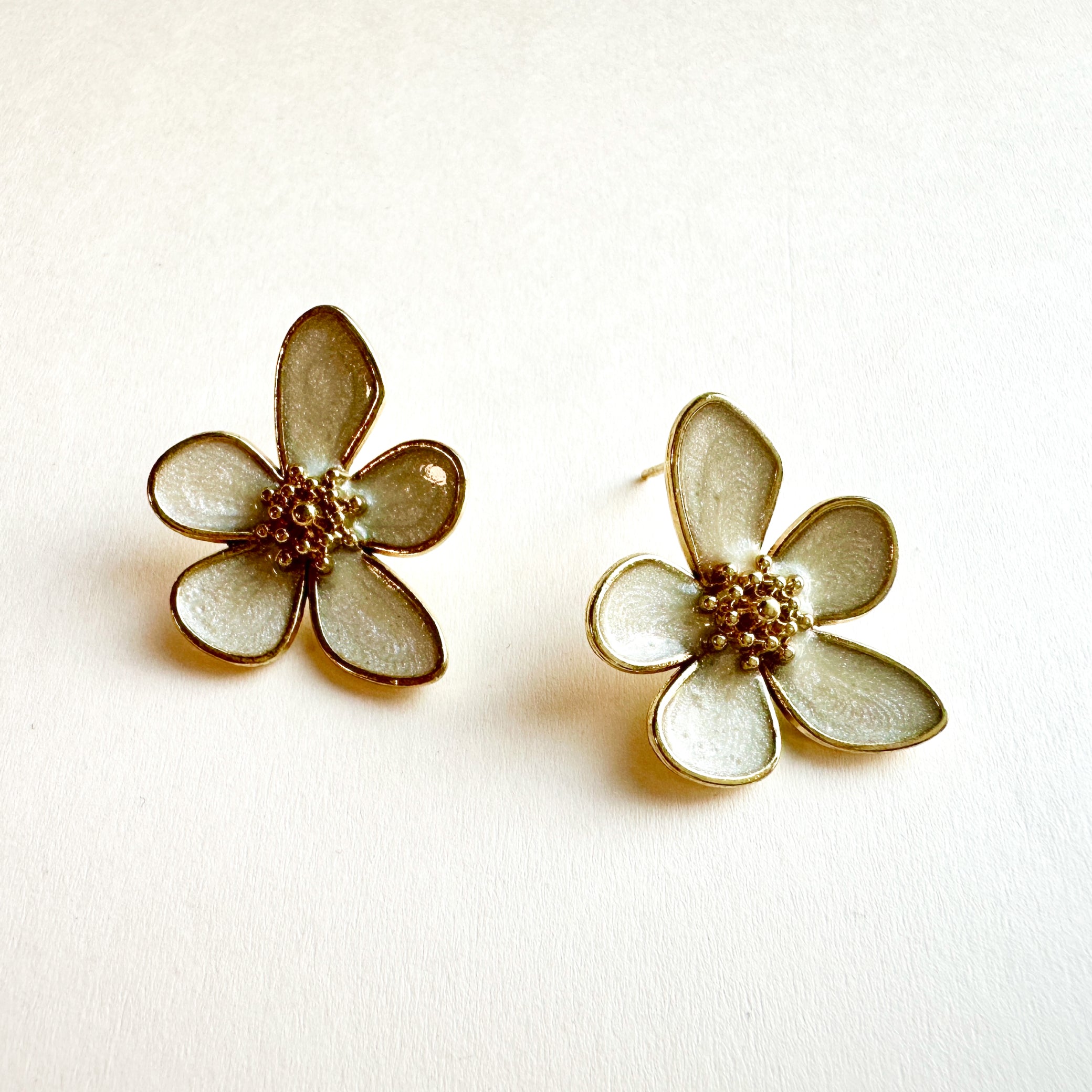 メタル005 ゴールド（ホワイト）